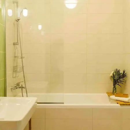 Vivando - Beautiful B + Parking Apartment Bucharest