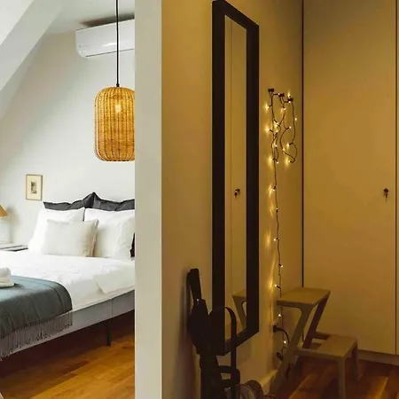 Vivando - Beautiful B + Parking Apartment